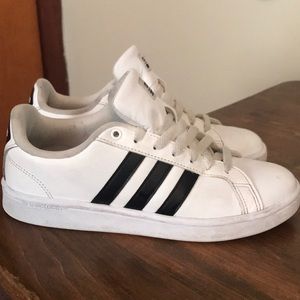 Adidas Advantage Stripe Sneaker